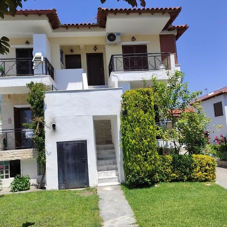 Beach Front Apartment In Пефкохори Екстериор снимка
