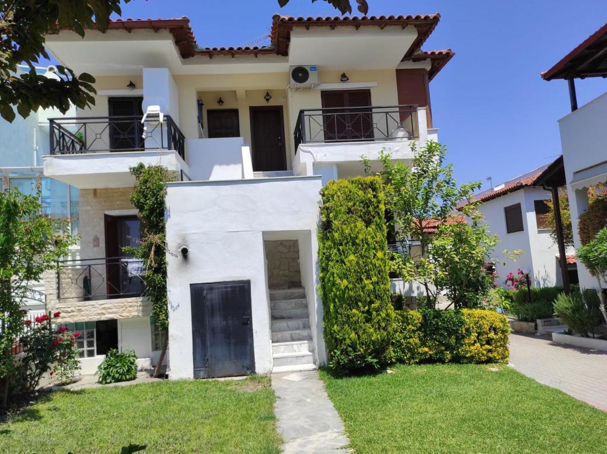 Beach Front Apartment In Пефкохори Екстериор снимка